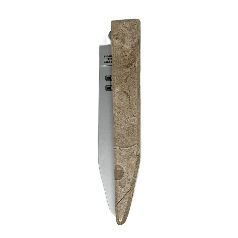 Couteau et son manche en Marbre Lunel (utilisé pour le dallage de la nef de Notre Dame de Paris)