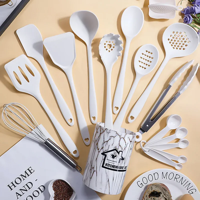 Set de 18 Ustensiles Pratiques en silicone (Rose/Blanc/Noir)