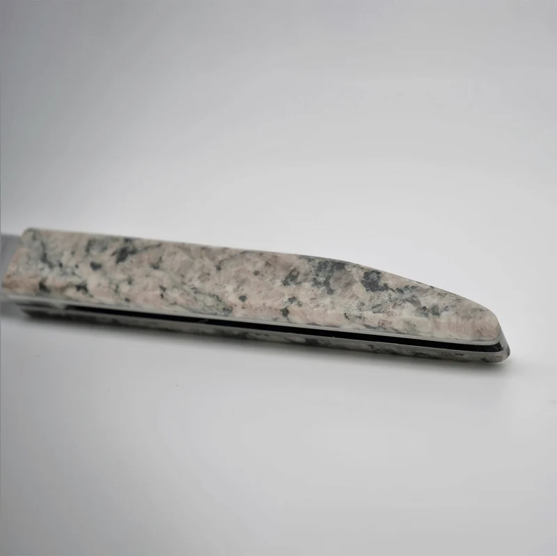 Couteau manche en granit du Mont Blanc