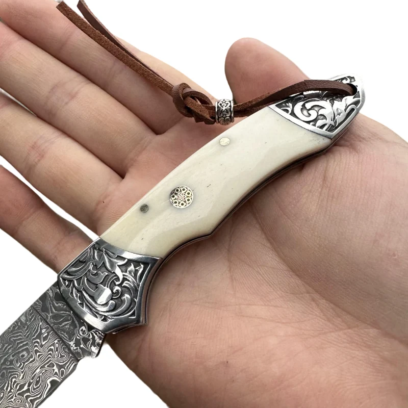 Couteau Pliant Damas Tomo