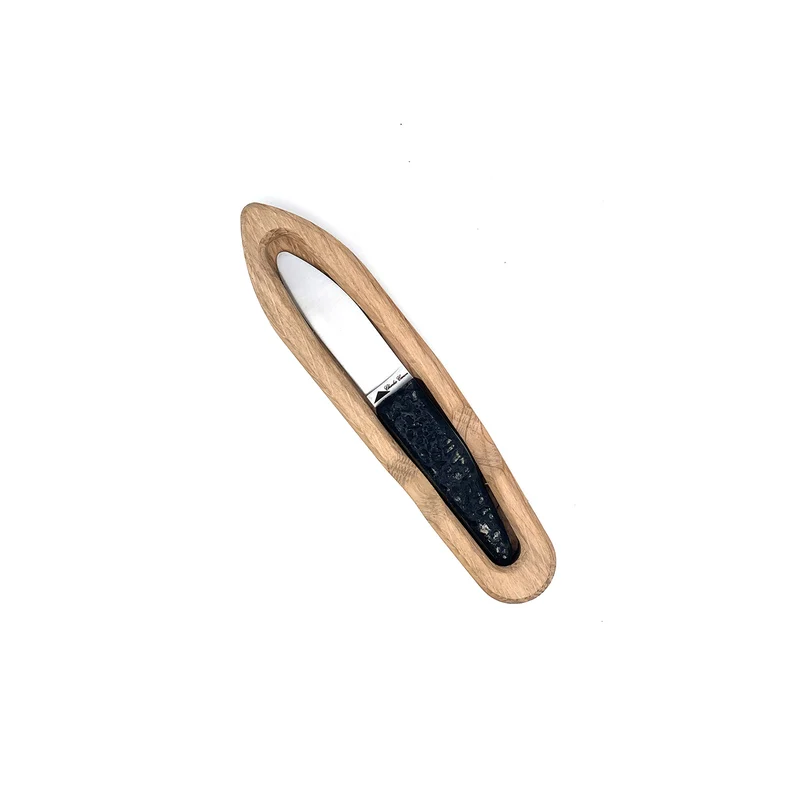 Couteau pour enfant avec un manche en charbon brut