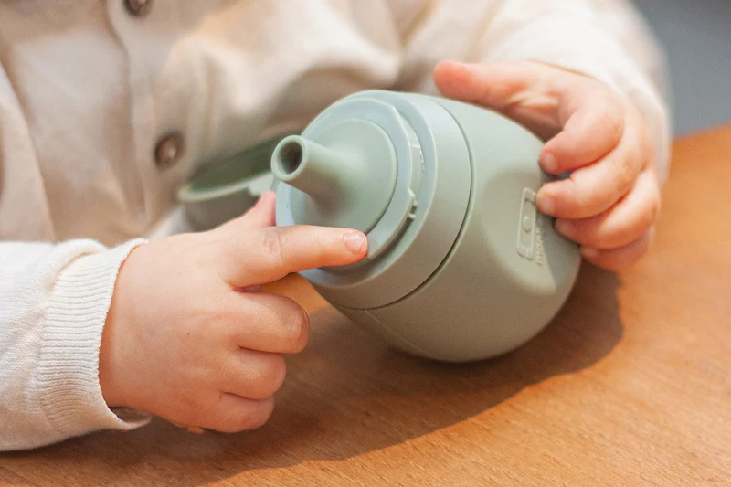 Gourde à compote Monbento Yummy pour bébés et enfants vert forêt