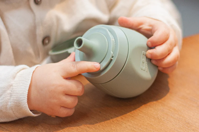 Set 2 gourdes à compote Monbento Yummy réutilisables pour bébés et enfants vert & bleu