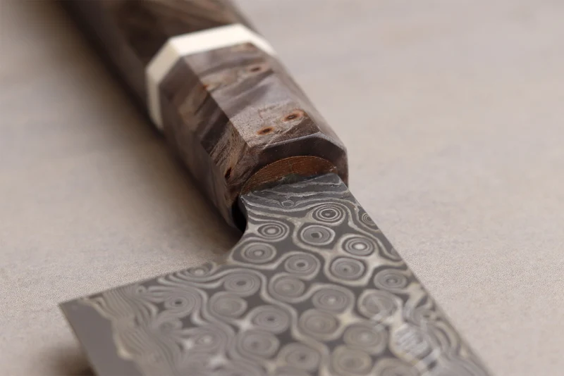 Couteau nakiri kiritsuke 17cm japonais artisanal Nigara Hamono Anmon Damascus SG2