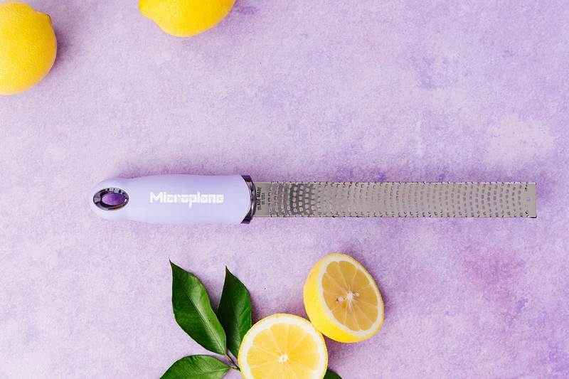 Râpe-Zesteur Microplane Premium Pop of Colour Fleur de Lavande - 20,3cm