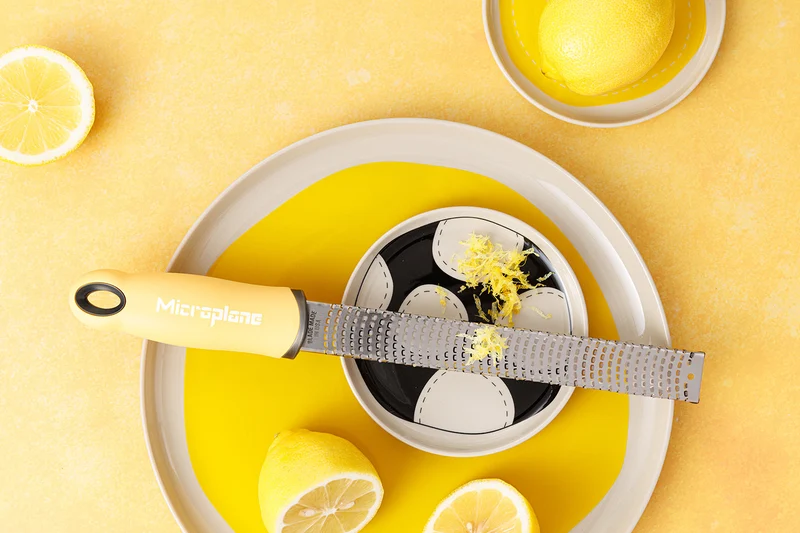 Râpe-Zesteur Microplane Premium Pop of Colour Crème de Citron - 20,3cm