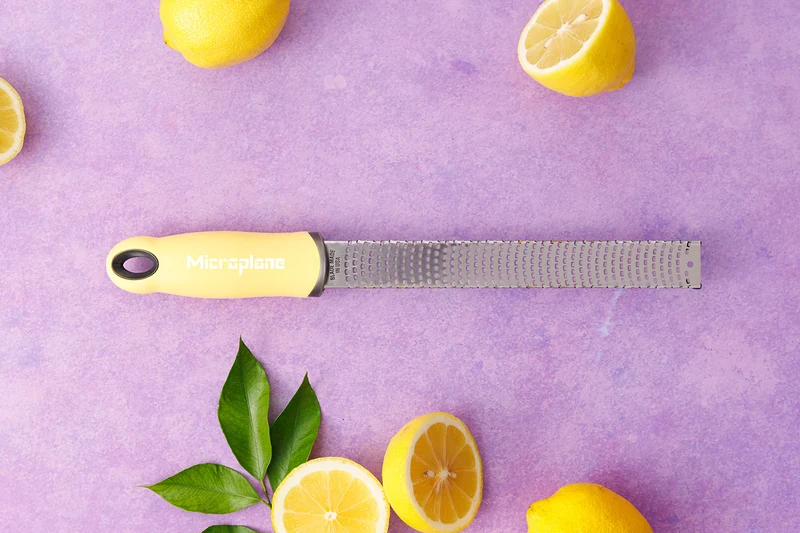 Râpe-Zesteur Microplane Premium Pop of Colour Crème de Citron - 20,3cm