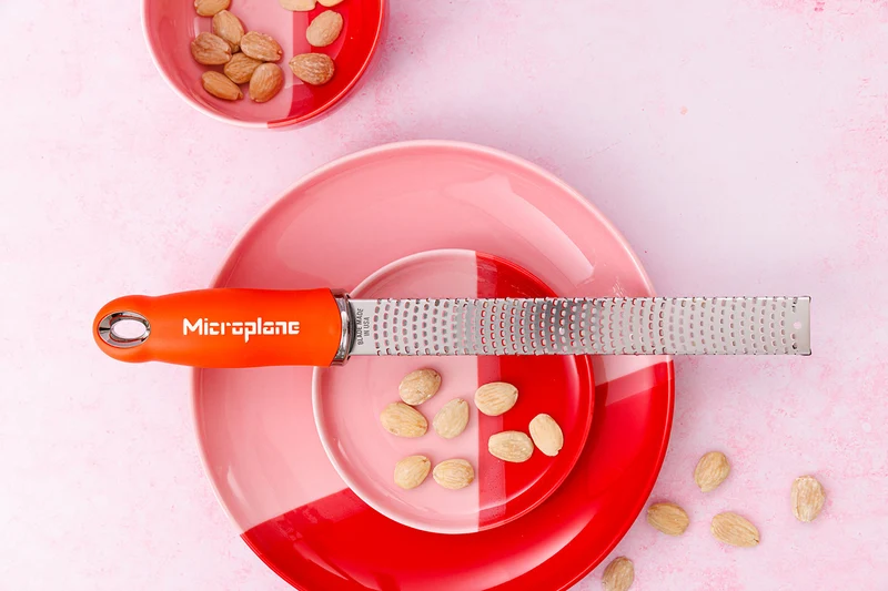 Râpe-Zesteur Microplane Premium Pop of Colour Orange Sanguine - 20,3cm