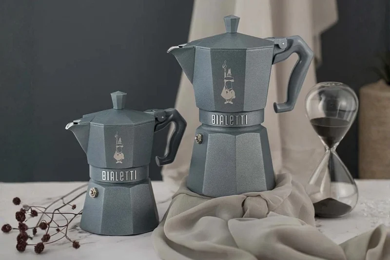 Cafetière italienne Bialetti Moka Exclusive Octagonal induction gris argent