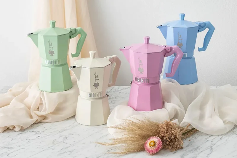 Cafetière italienne Bialetti Moka Exclusive bleu clair