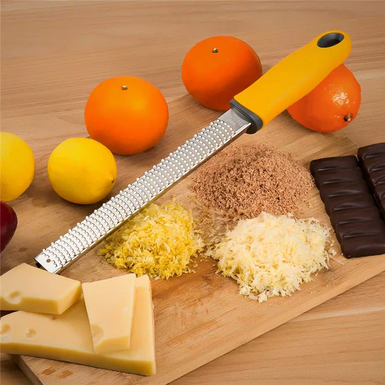Zesteur en Acier Inoxydable pour Agrumes et Fromage | Avec Brosse