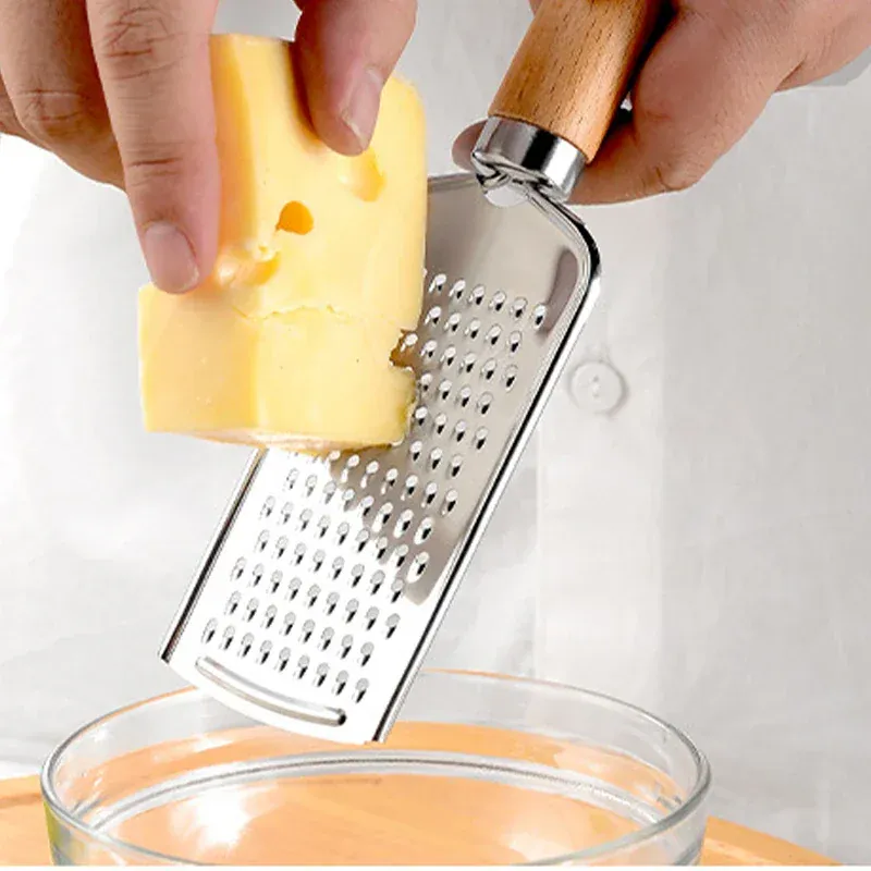 Râpe à Fromages et Légumes avec Poignée en Bois