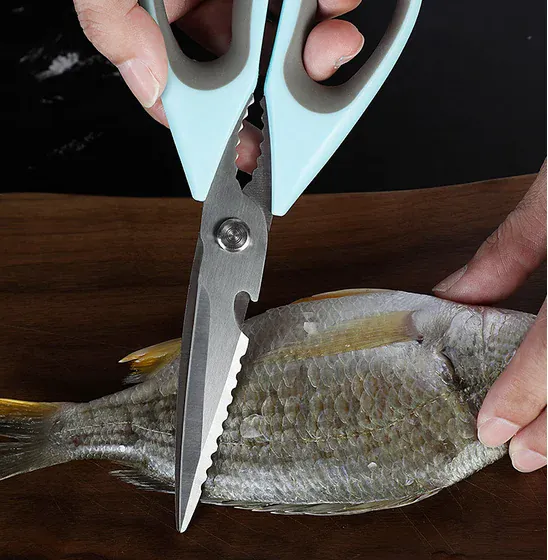 Ciseaux de cuisine en acier avec fonction casse-noix