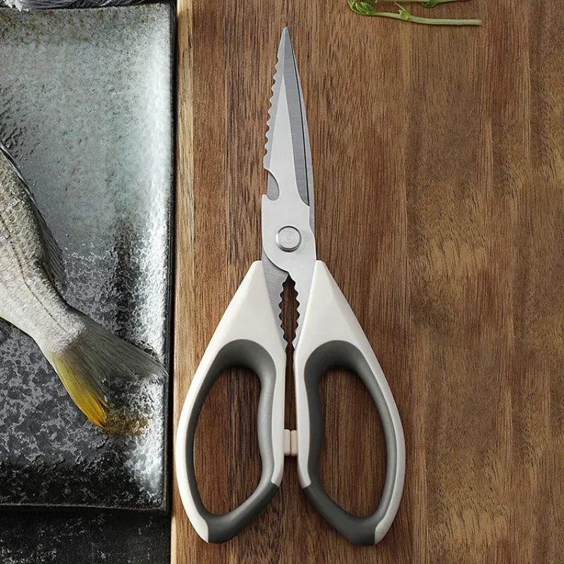 Ciseaux de cuisine en acier avec fonction casse-noix