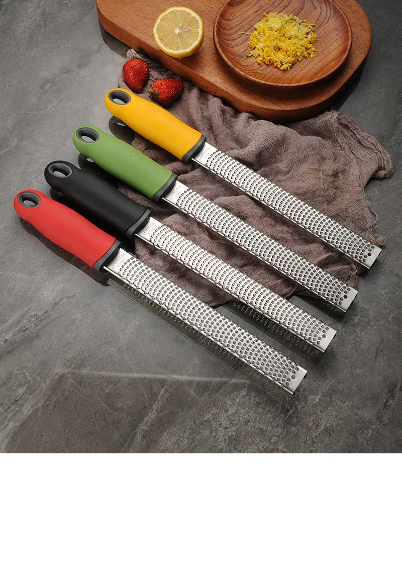 Zesteur en Inox pour Fruits et Fromage - 4 Lames Poignée Antidérapante