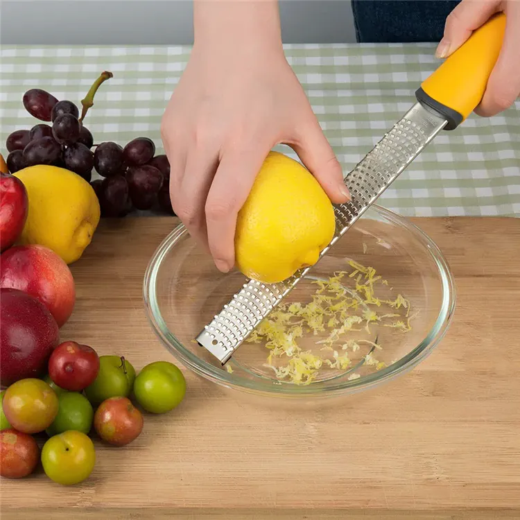 Râpe à Agrumes Inox avec Étui de Protection | Multifonctionnelle