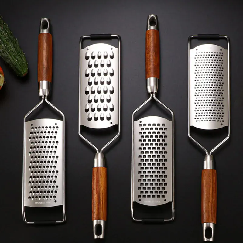 Râpe Multifonction Inox 4 Lames avec Poignée en Bois