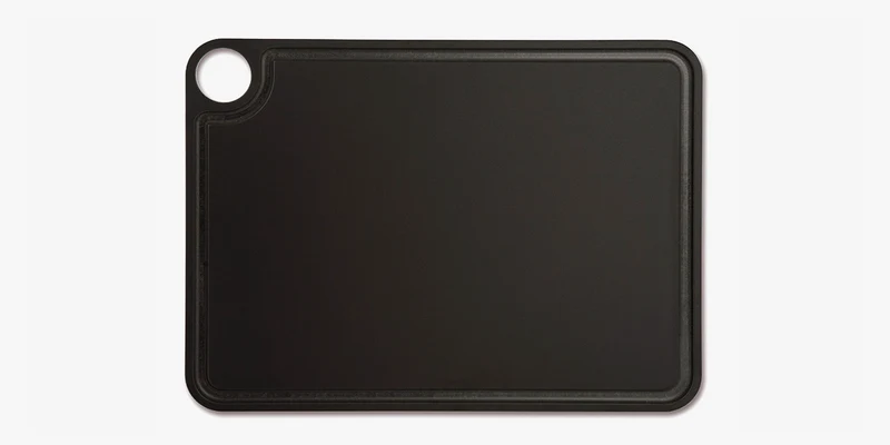 Tabla De Corte negra con canal y colgador 377 x 277 mm