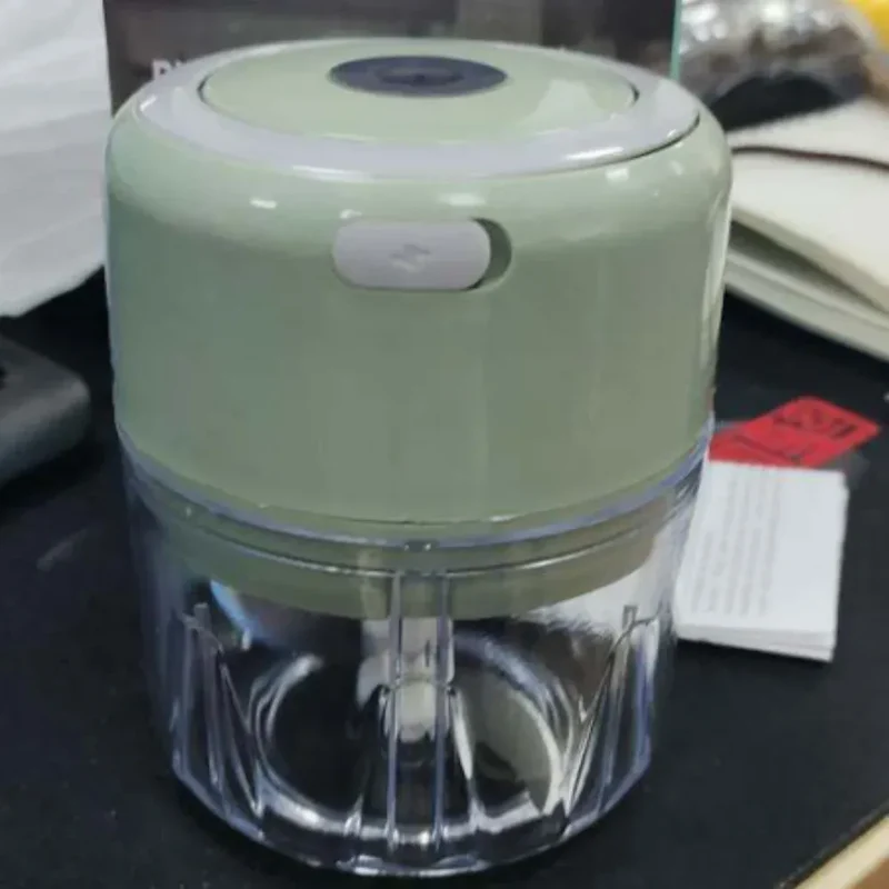 Mini Hachoir Électrique Rechargeable USB 250 ml — Ail, Oignon, Herbes