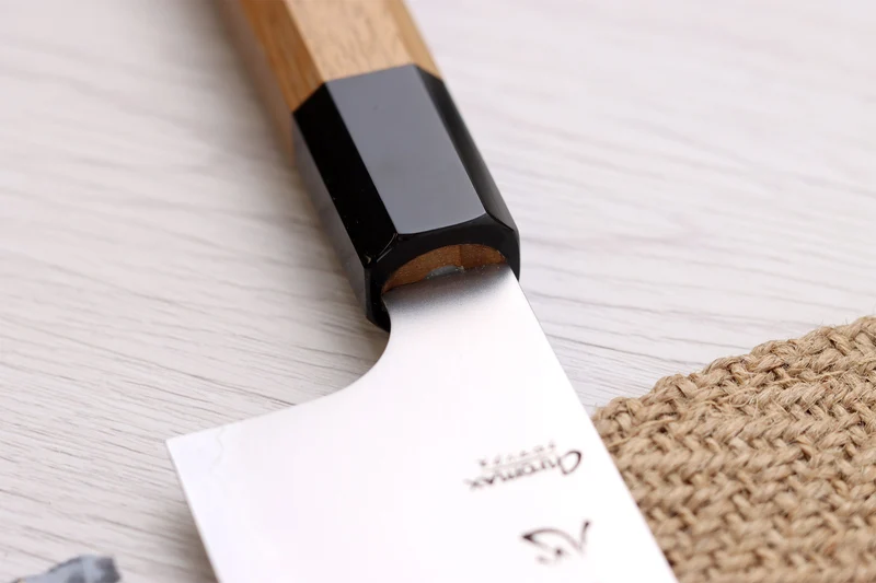 Couteau santoku 16,5cm japonais artisanal Hatsukokoro Chromax manche en teck