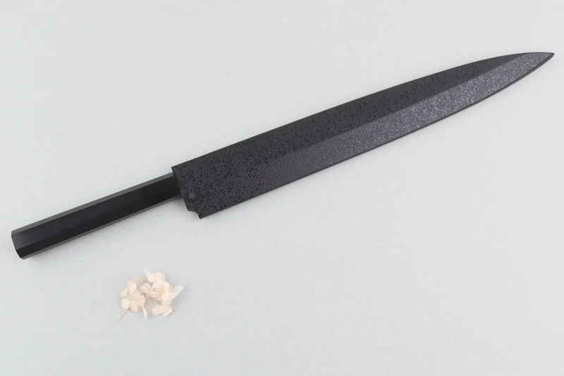 Couteau fuguhiki 33cm Sakai Takayuki BS2 Honyaki poli miroir en ébène et saya en magnolia noir