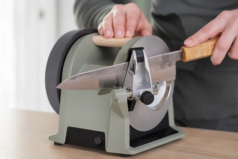 Affûteuse électrique TORMEK T-1 vert sauge meule diamant silencieuse