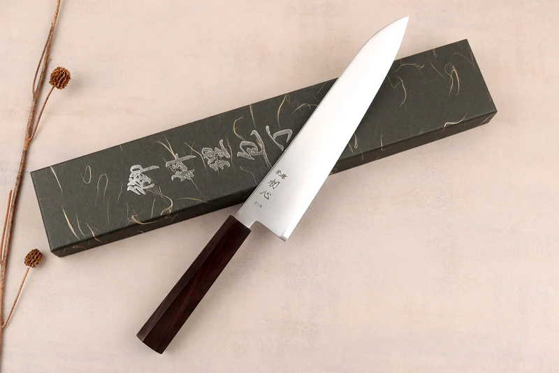 Couteau de chef gyuto 24cm japonais artisanal Hatsukokoro Kaijin BS2 ébène