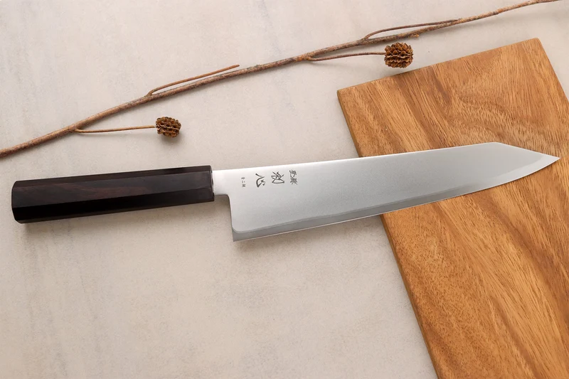 Couteau de chef gyuto kiritsuke 24cm japonais artisanal Hatsukokoro Kaijin BS2 ébène
