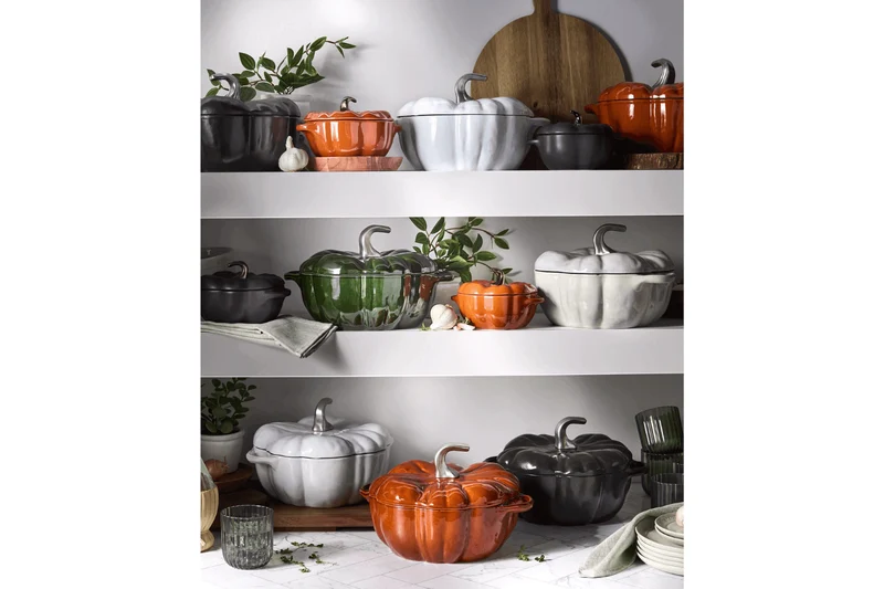 Cocotte Staub citrouille en fonte émaillée orange 24cm