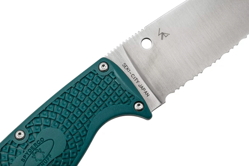 Couteau Spyderco Enuff 2 K390 FB31SBL2K390 lame dentée 10cm manche nylon / fibres de verre bleu + étui