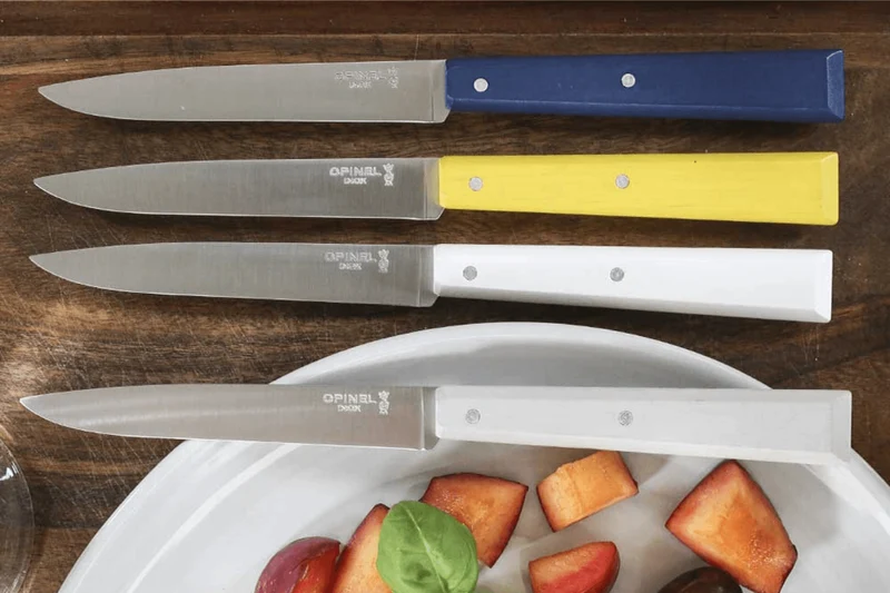 Coffret de 4 couteaux de table Opinel Bon Appétit Céleste n°125 lames 11cm en inox manches en charme
