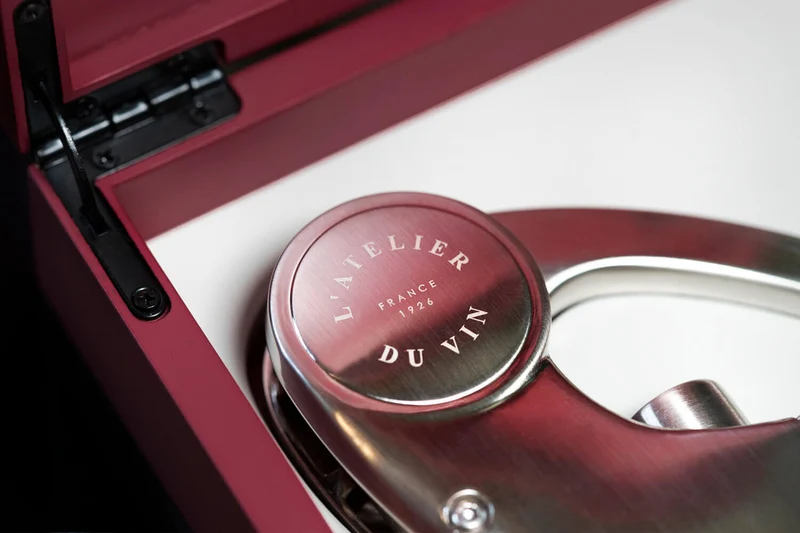 Coffret tire bouchon L'Atelier du vin Oeno Motion Trésor unique et haut de gamme bois massif