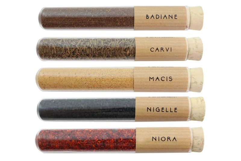 Coffret 5 mini tubes d'épices Le Monde en Tube Mes p'tites épices Mes trouvailles