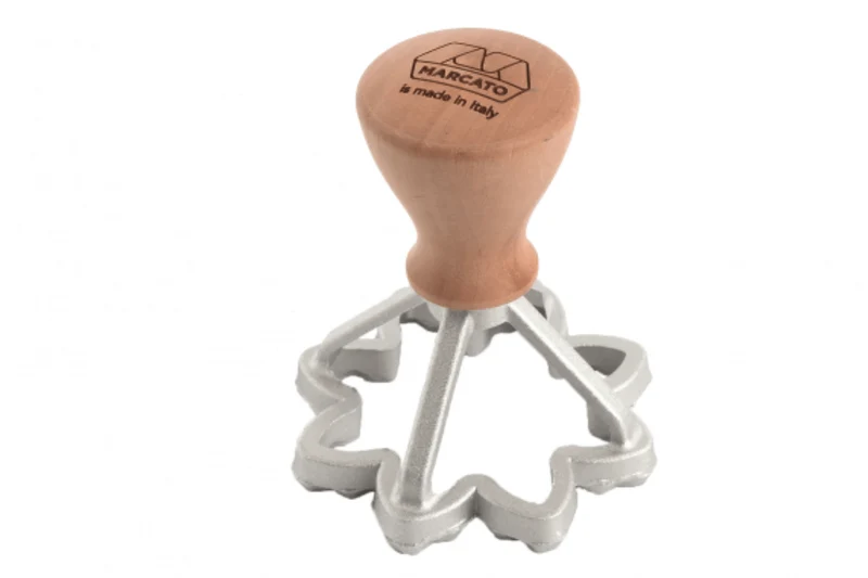 Set de 2 emporte pièces à biscottini Marcato motifs étoiles et fleurs