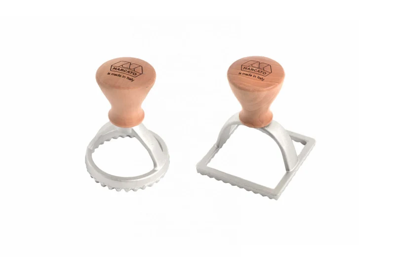 Set de 2 emporte pièces à raviolis Marcato motifs ronds et carrés