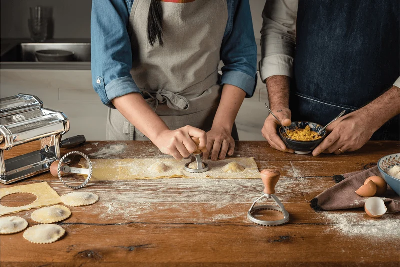 Set de 2 emporte pièces à raviolis Marcato motifs ronds et carrés