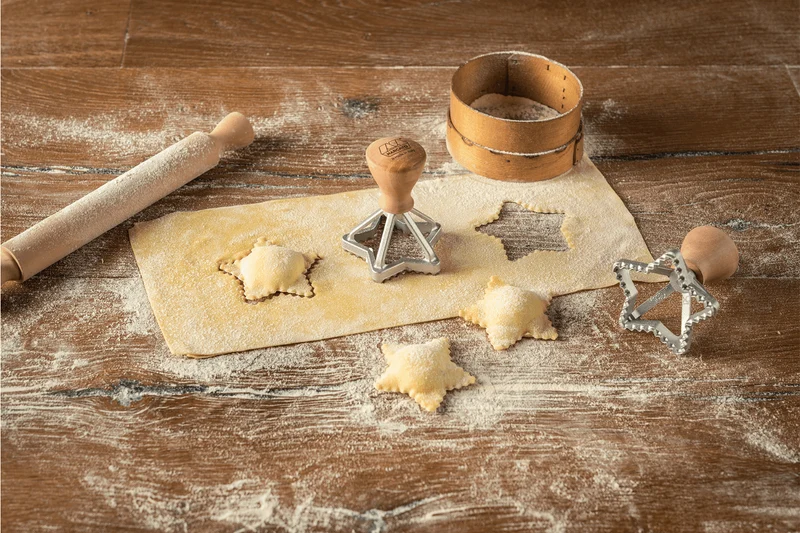 Emporte pièce à raviolis Marcato - Motif étoile 65mm