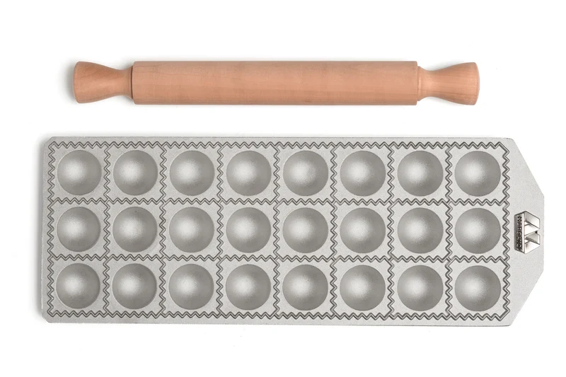 Moule à raviolis Marcato Classic 24 empreintes rondes + mini rouleau en bois