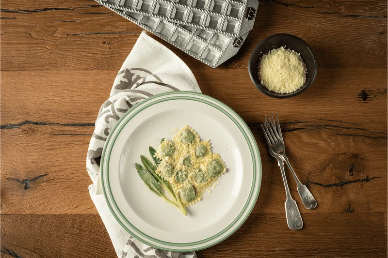 Moule à raviolis Marcato Classic 24 empreintes carrées + mini rouleau en bois