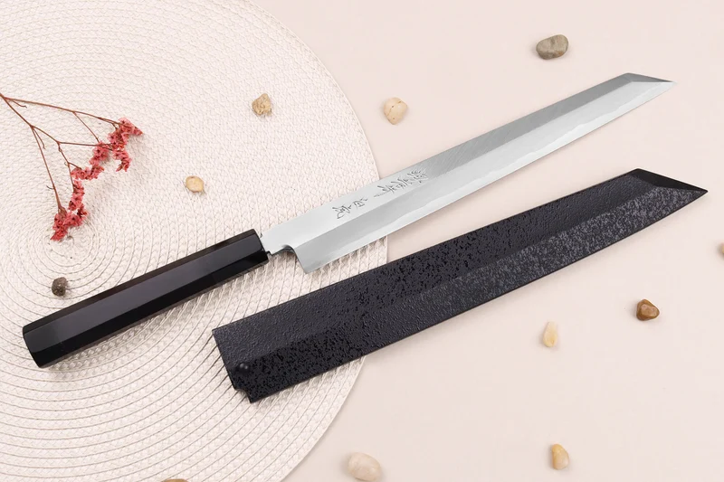 Couteau yanagiba kiritsuke japonais artisanal 27cm Sakai Takayuki Byakko manche en ébène + étui