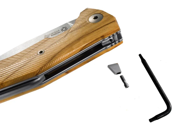 Couteau pliant LionSteel KUR manche G10 ou olivier 12cm