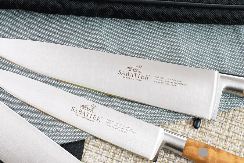 Mallette cuisinier Sabatier Provençao 5 couteaux fabrication française + 1 fusil