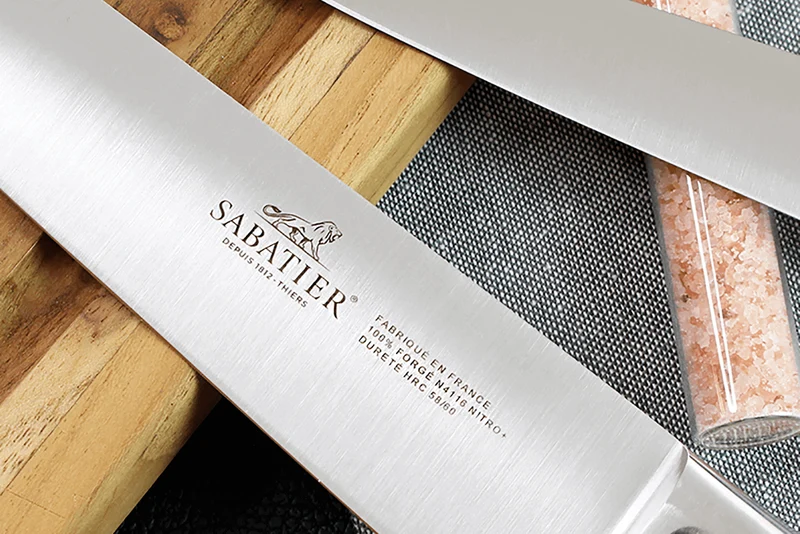 Mallette cuisine Sabatier Toque Blanche 5 couteaux fabrication française + 1 fusil