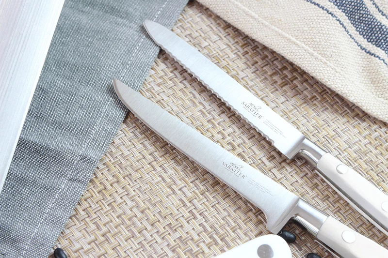 Mallette cuisine Sabatier Toque Blanche 5 couteaux fabrication française + 1 fusil