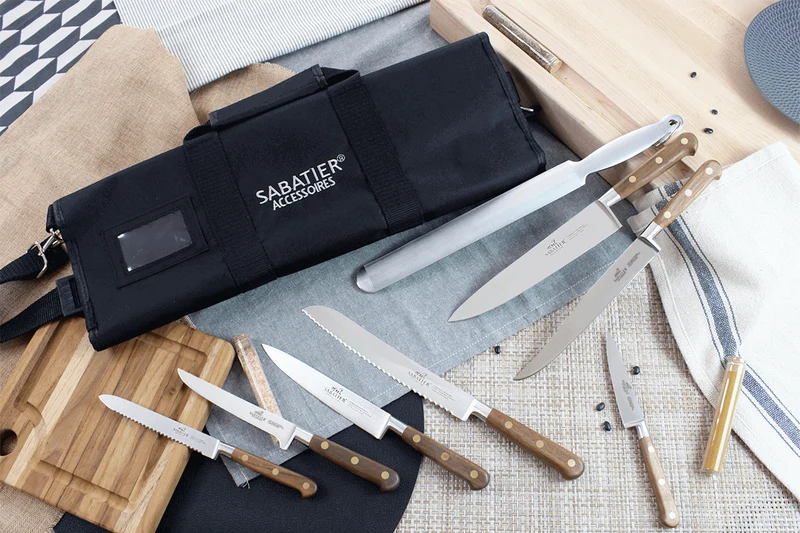 Mallette cuisinier Sabatier Perigord 7 couteaux fabrication française + 1 fusil