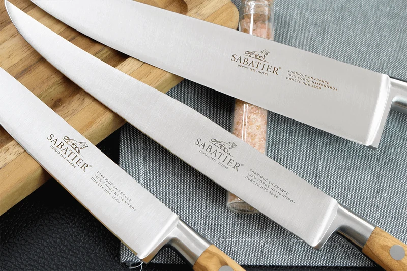 Mallette cuisinier Sabatier Provençao 7 couteaux fabrication française + 1 fusil