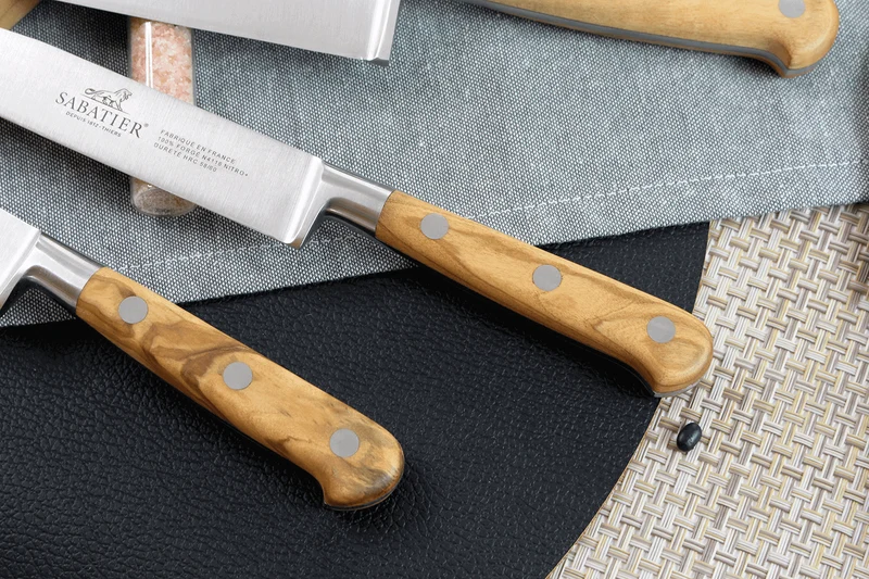 Mallette cuisinier Sabatier Provençao 7 couteaux fabrication française + 1 fusil