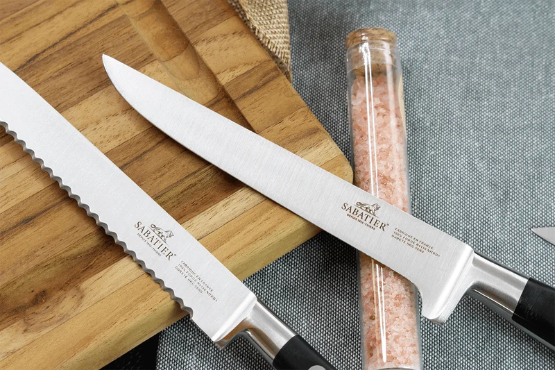 Mallette Sabatier Idéal Inox 100% forgés 7 couteaux fabrication française + 1 fourchette + 1 fusil