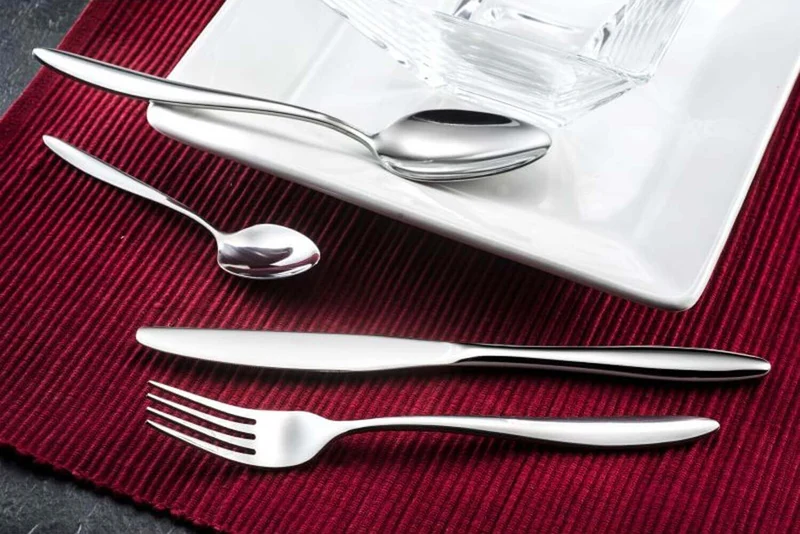 Ménagère 24 couverts de table Ariane Amefa inox 18/0