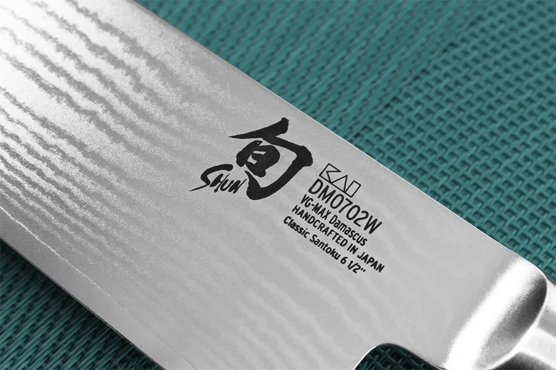 Couteau santoku japonais Kai Shun Classic White damas 33 couches 18cm